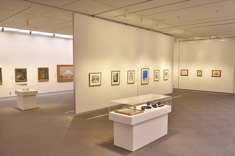 企画展示室 北アルプス展望美術館（池田町立美術館）